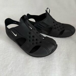 Nike kids Black Slip-On Sandals